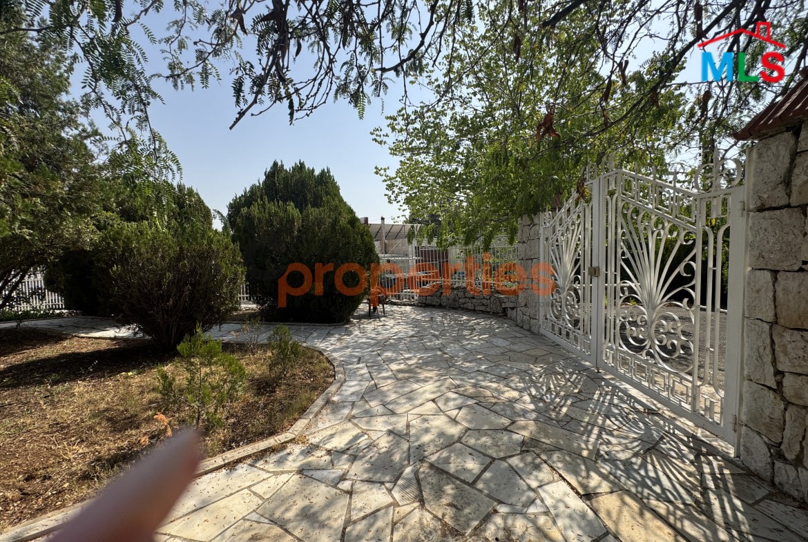 Villa for Rent in Ajaltoun - CPKMF57