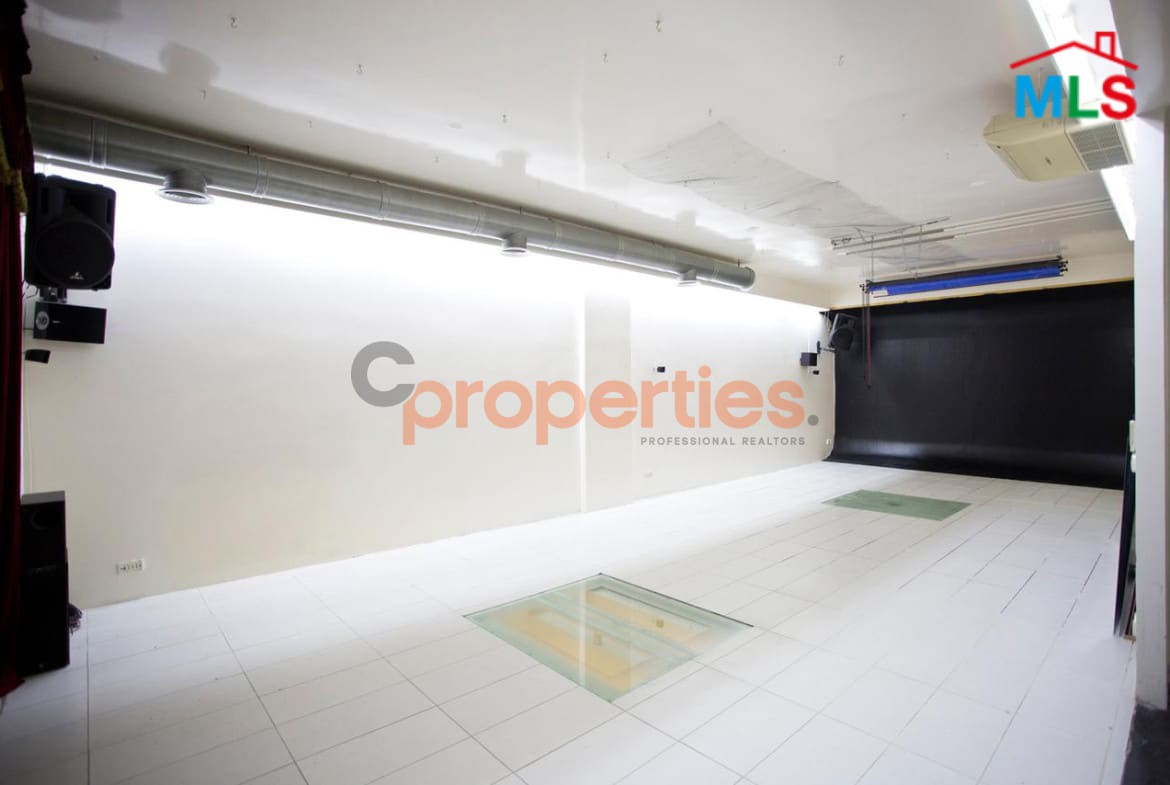 For Rent - Unique High-End Duplex Studio / Office - Horch Tabet - CPGA29