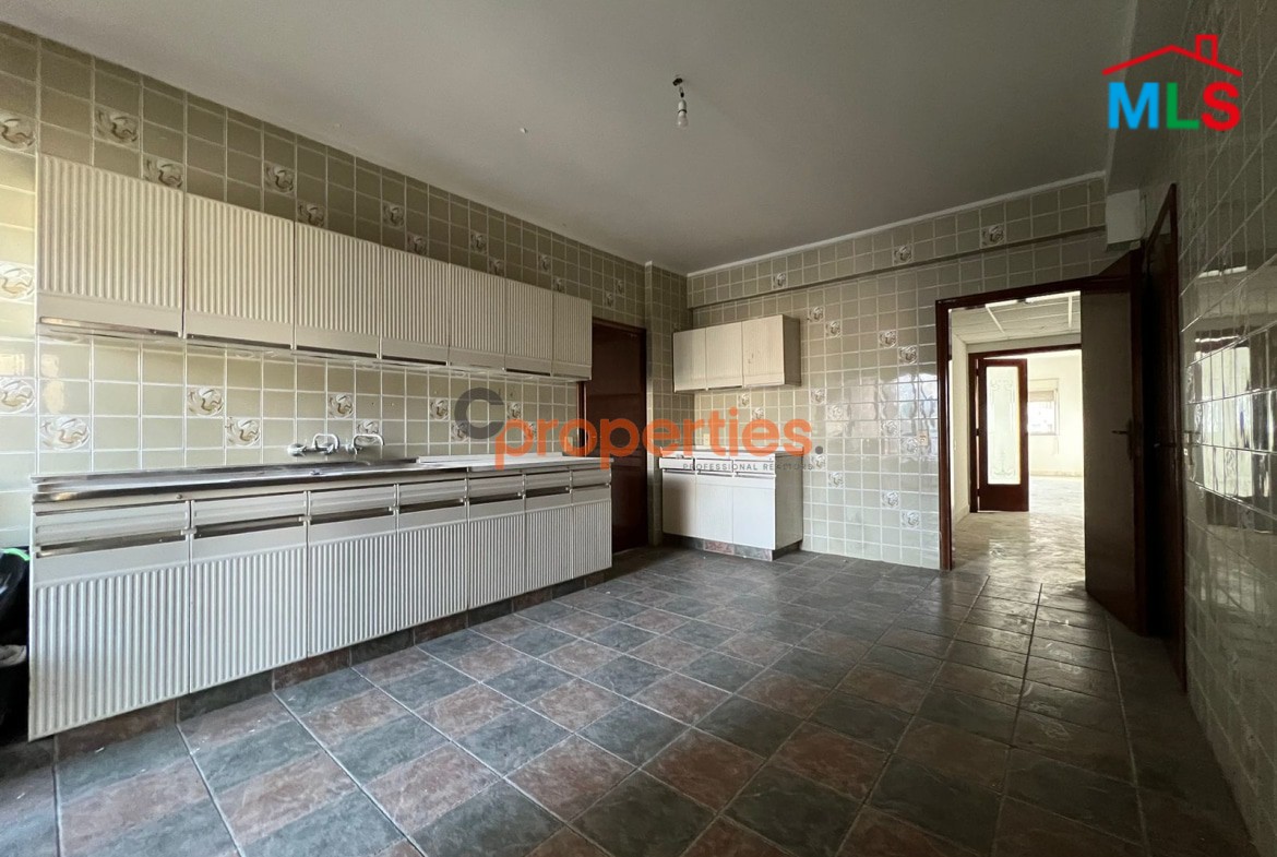 Apartment for rent in Achrafieh CPBMK25