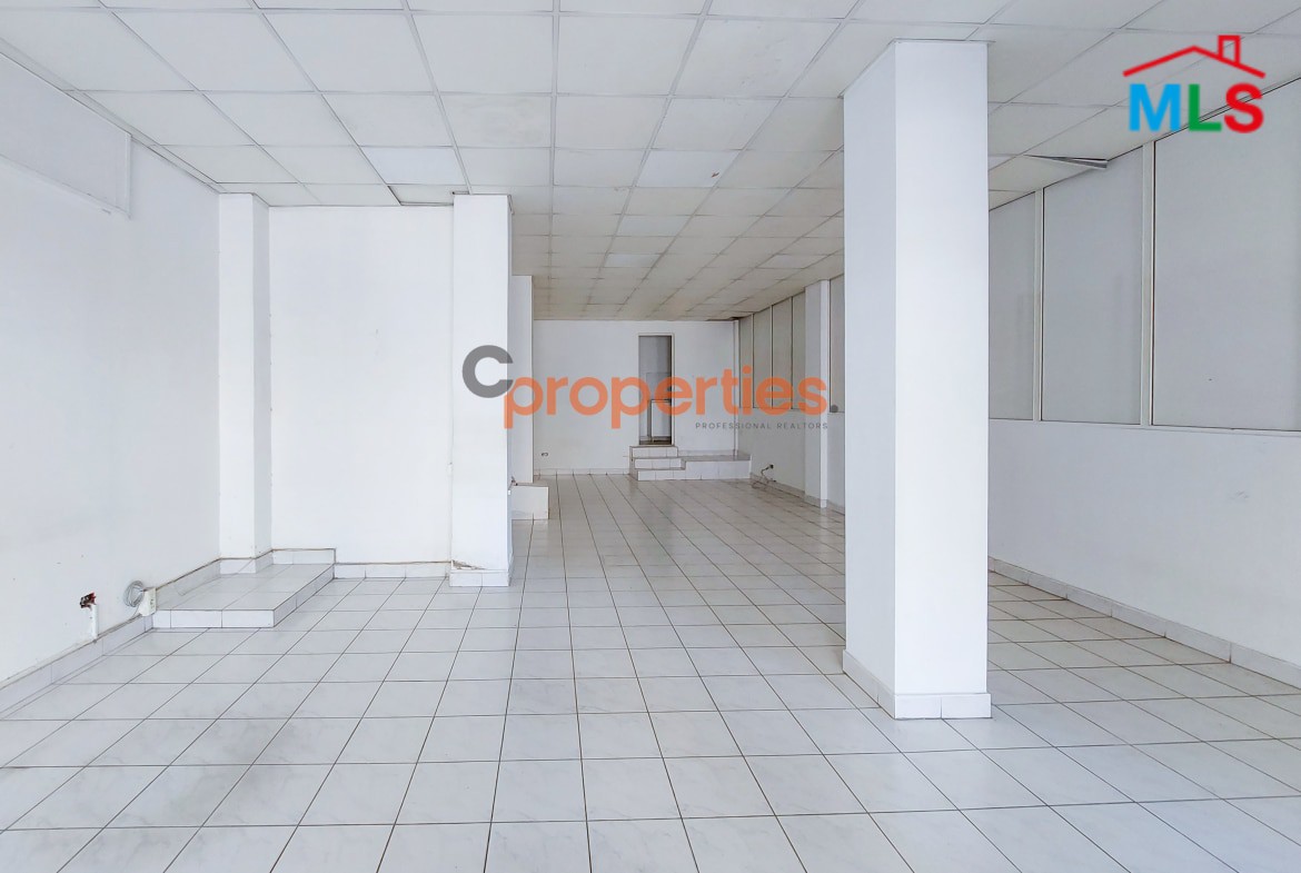 Shop/Warehouse for rent in Jdeideh CPSM148