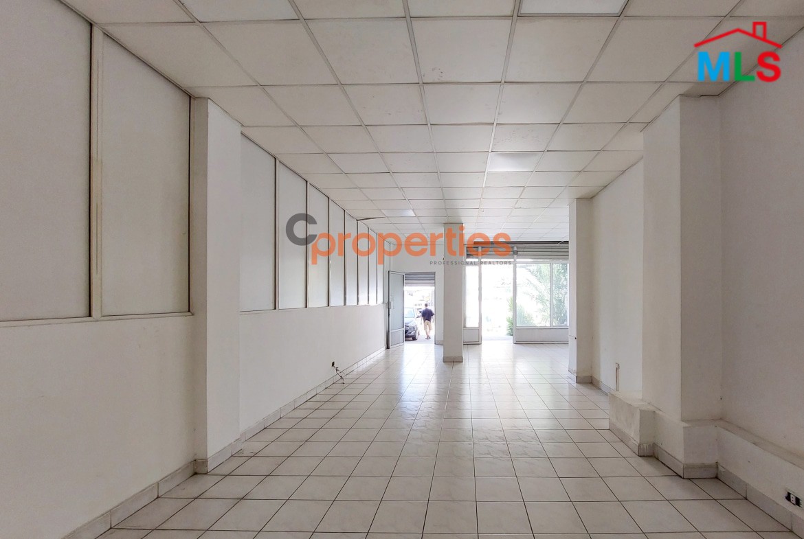 Shop/Warehouse for rent in Jdeideh CPSM148