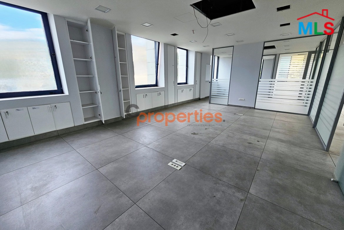 Office For Rent in Dbayeh [Prime Location] CPRD37
