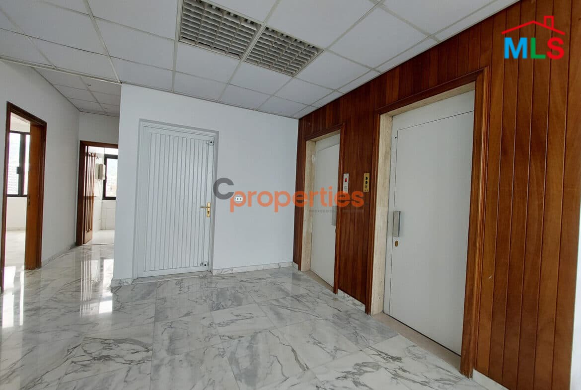 Prime Office for rent in Zalka CPSM62