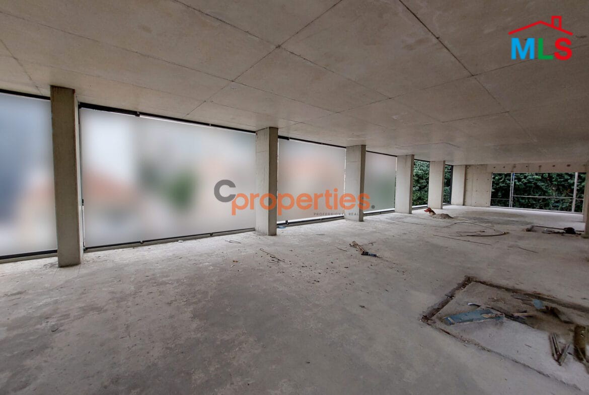 Showroom space for rent in jal el dib CPSM26