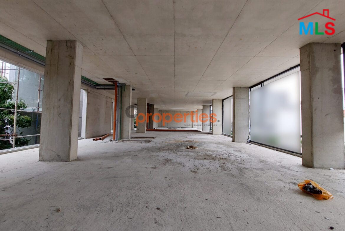 Showroom space for rent in jal el dib CPSM26