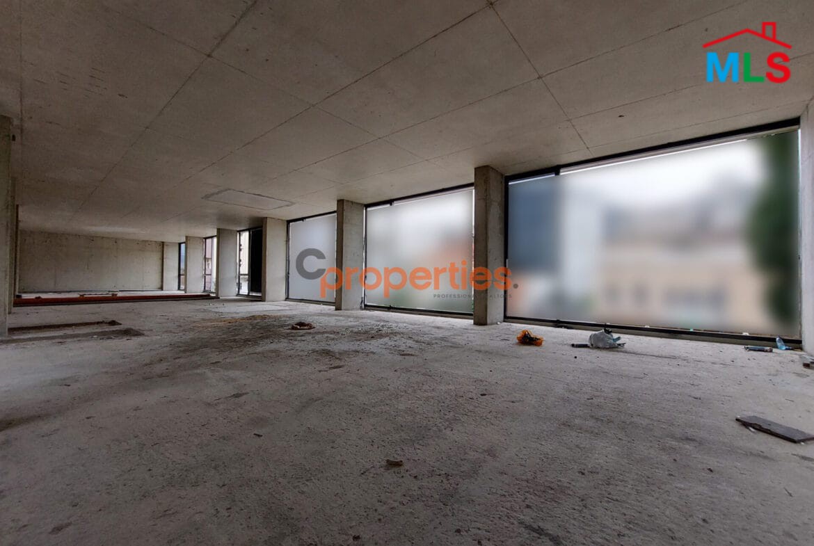 Showroom space for rent in jal el dib CPSM26