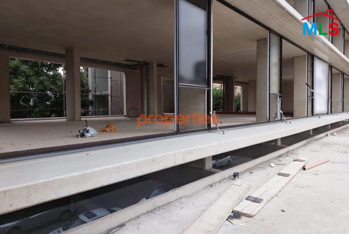 Showroom space for rent in jal el dib CPSM26