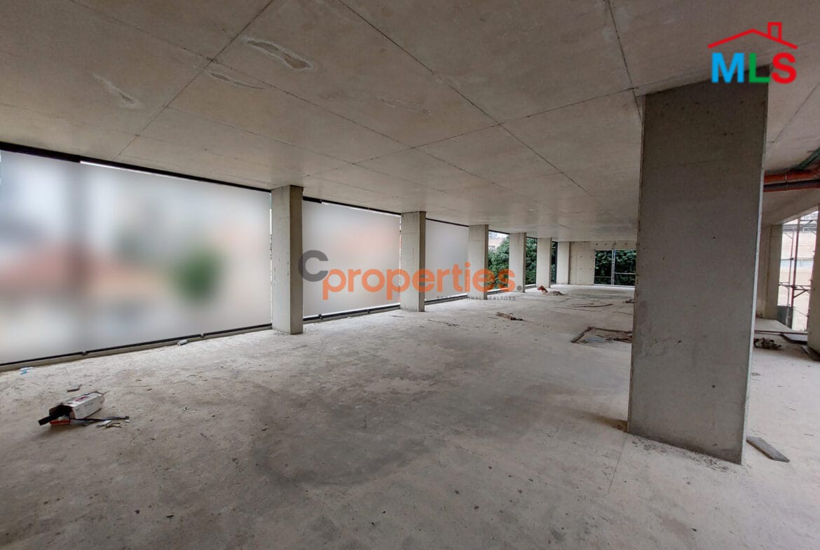Showroom space for rent in jal el dib CPSM26