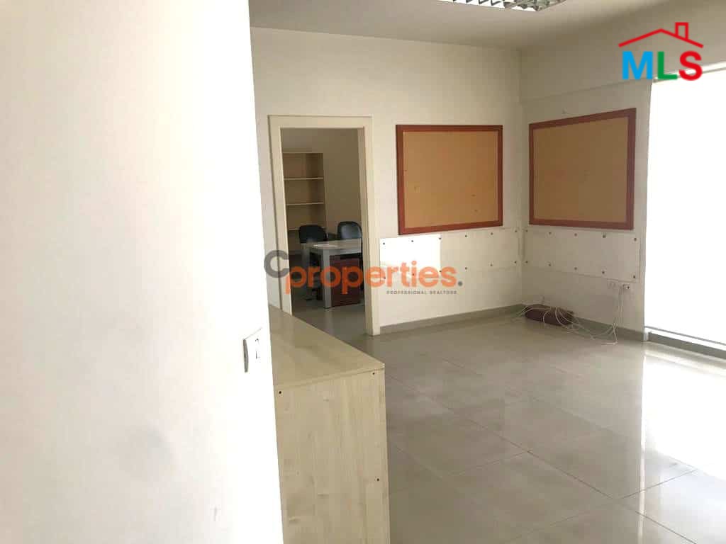 Office for rent in Zalka CPSM19