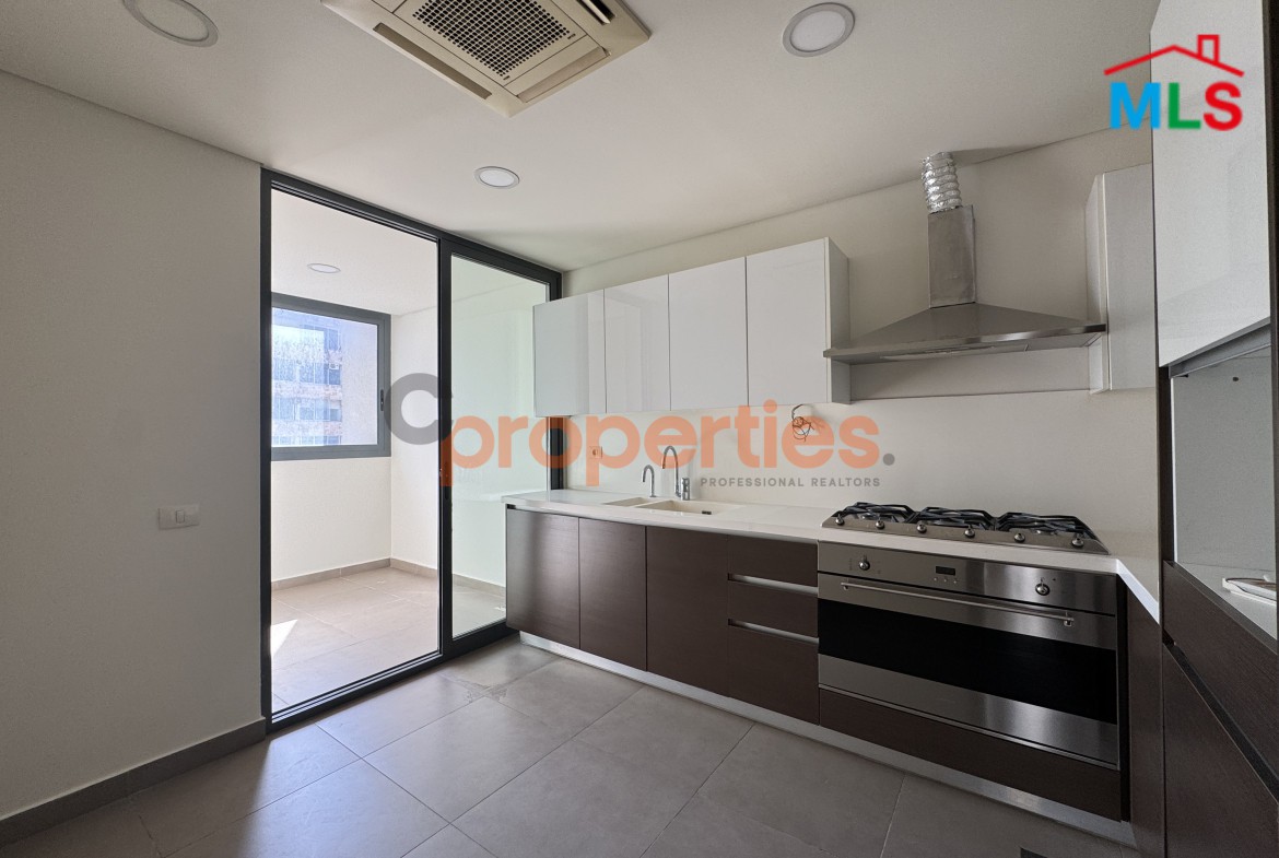 Apartment For Sale In Achrafieh – CPBWW01