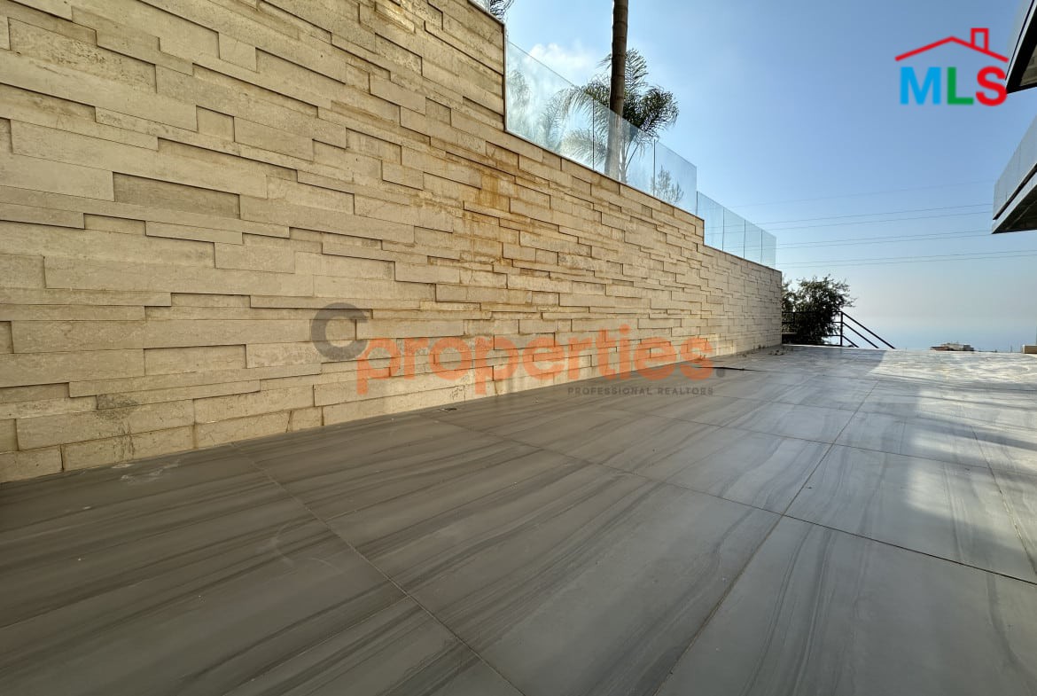 Apartment For Sale in Mtayleb with Terrace – CPCF271