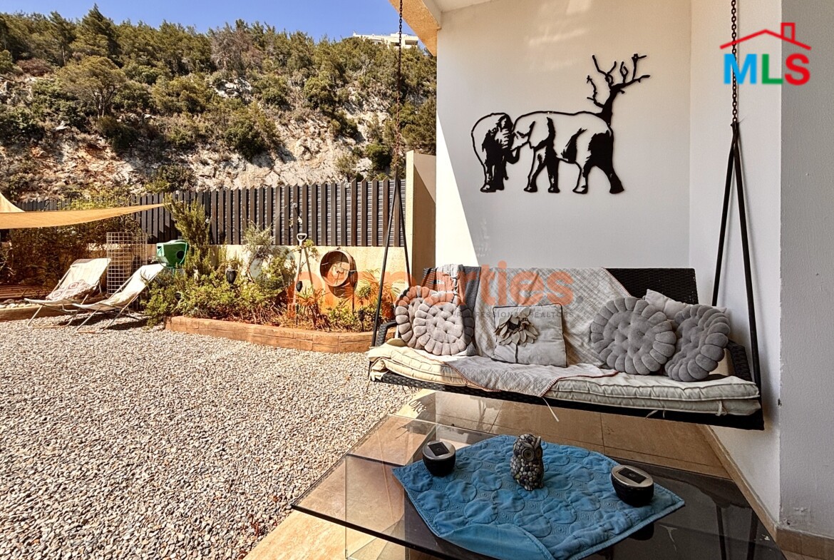 Apartment for Sale in Qennabet Broumana with Terrace & Pool – CPRA175 – قنابة برومانا