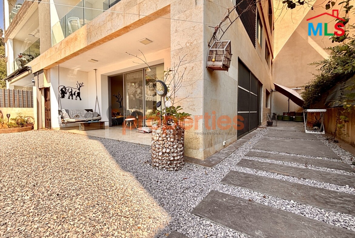 Apartment for Sale in Qennabet Broumana with Terrace & Pool – CPRA175 – قنابة برومانا