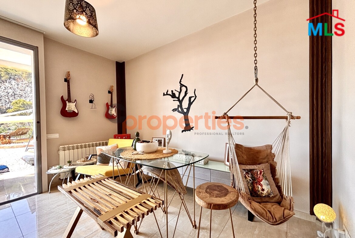 Apartment for Sale in Qennabet Broumana with Terrace & Pool – CPRA175 – قنابة برومانا