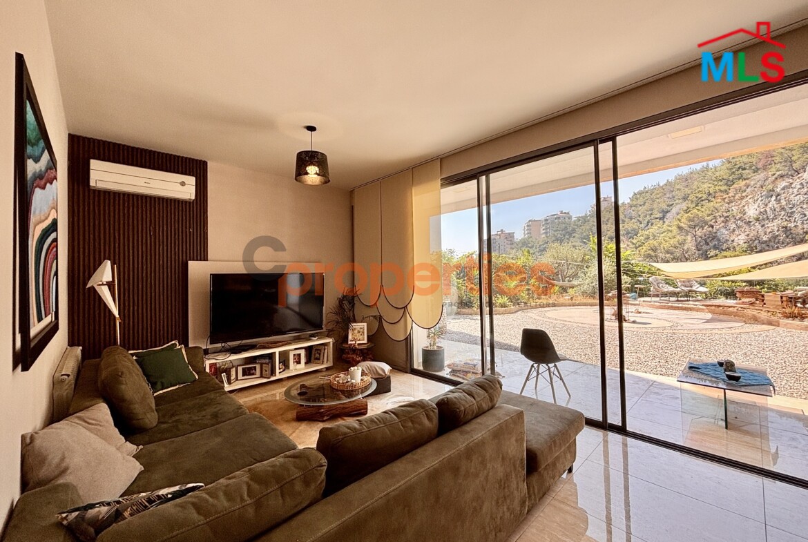 Apartment for Sale in Qennabet Broumana with Terrace & Pool – CPRA175 – قنابة برومانا