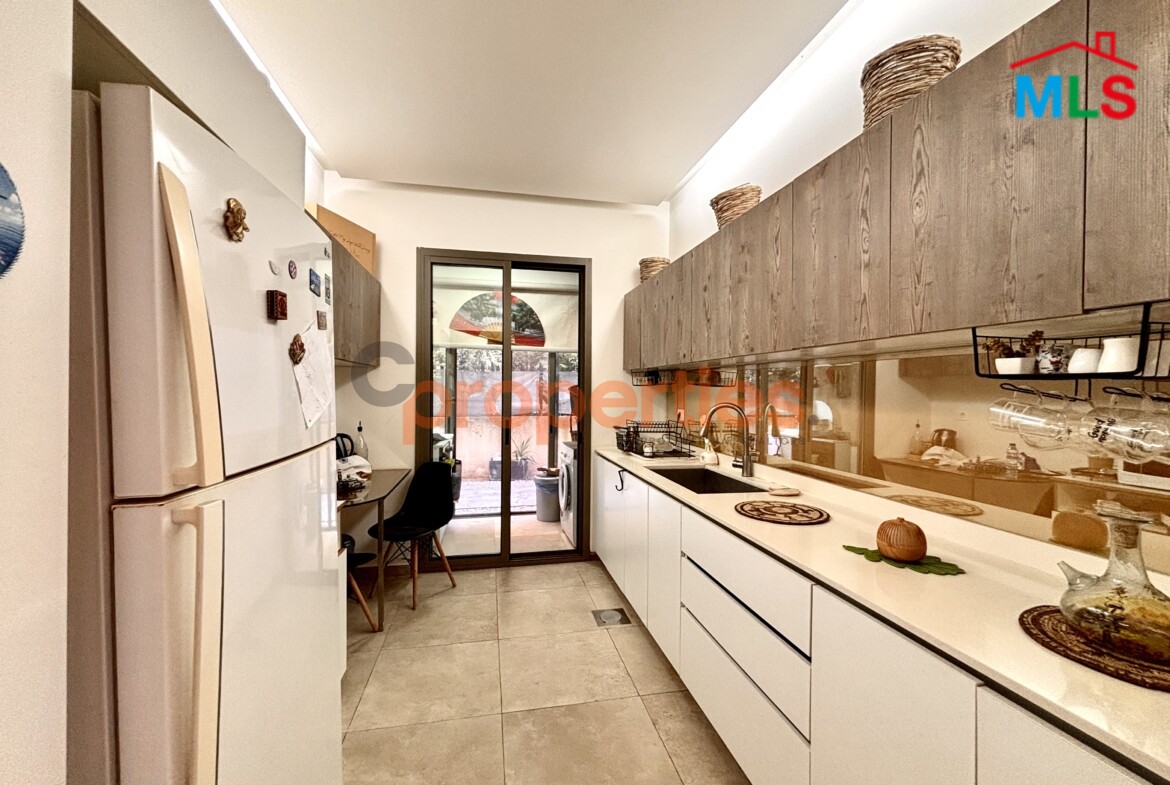 Apartment for Sale in Qennabet Broumana with Terrace & Pool – CPRA175 – قنابة برومانا
