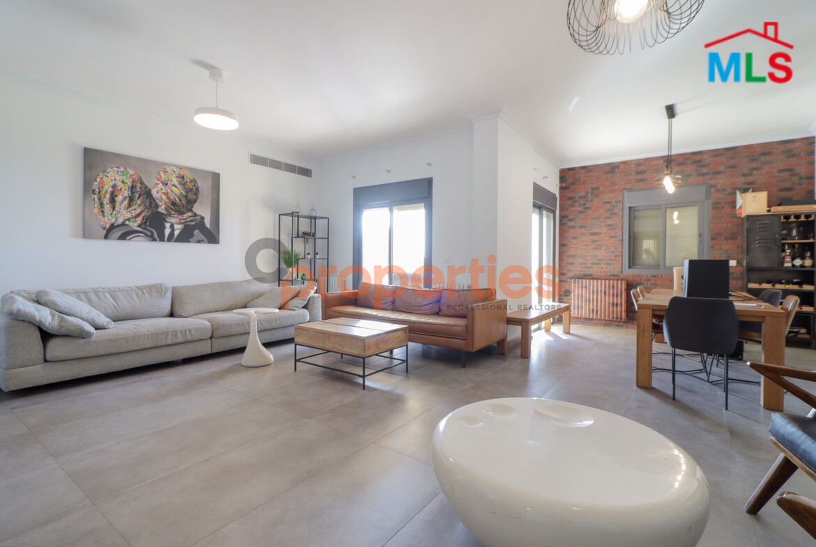 Apartment For Sale In Mtayleb With Pool شقة للبيع في المطيلب CPCF95