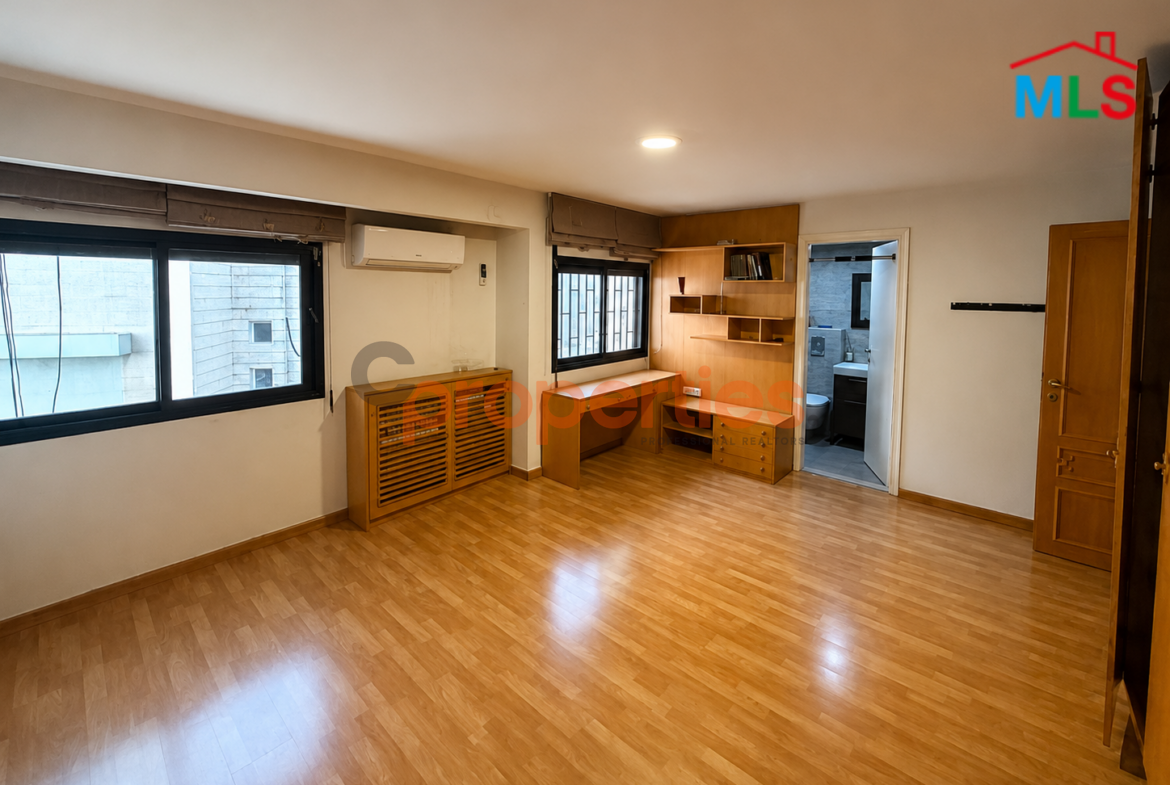 Apartment for Sale in Hazmieh شقة للبيع في الحازمية CPMK225