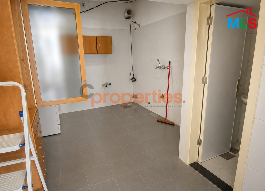 Shop For Sale in Hazmieh – محل للبيع في الحازمية – CPCH64