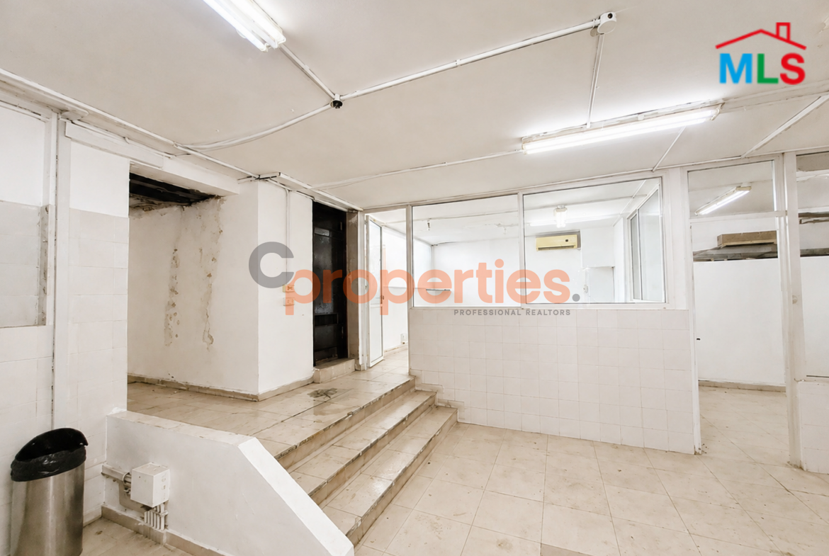 Warehouse for sale in Achrafieh CPBPK65