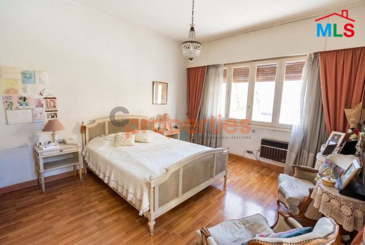 Apartment For Sale In Achrafieh – CPBMH32