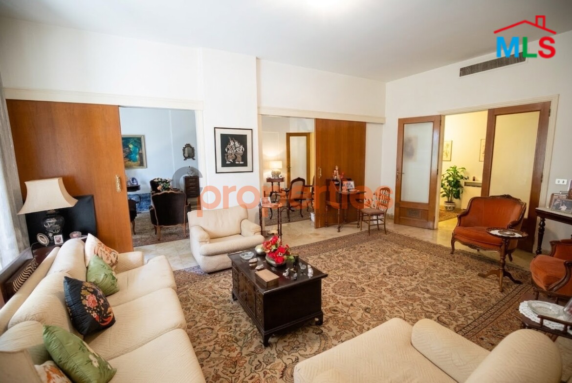 Apartment For Sale In Achrafieh – CPBMH32