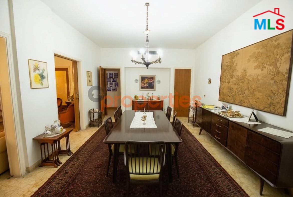 Apartment For Sale In Achrafieh – CPBMH32