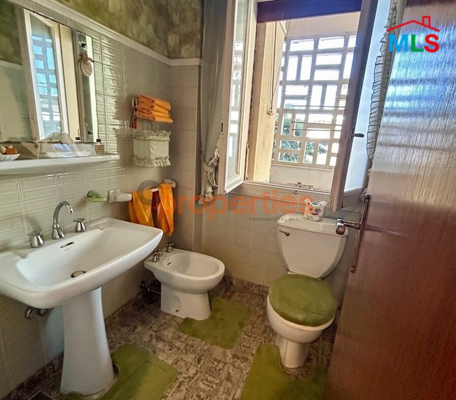 Apartment For Sale In Achrafieh – CPBMH32