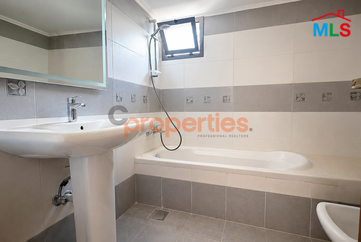 Apartment for Sale in Rawche شقة للبيع في الروشة – CPBHS153
