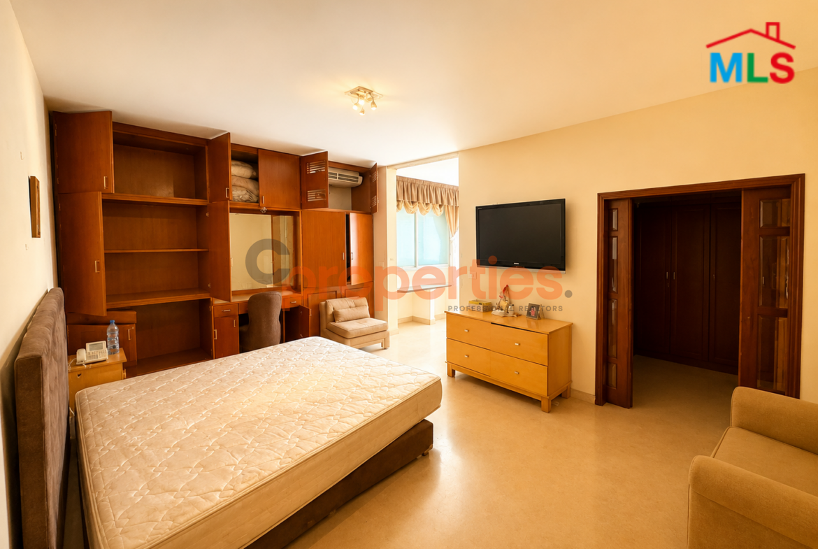 Apartment For Sale in Hazmieh – شقة للبيع في الحازمية – CPCH55