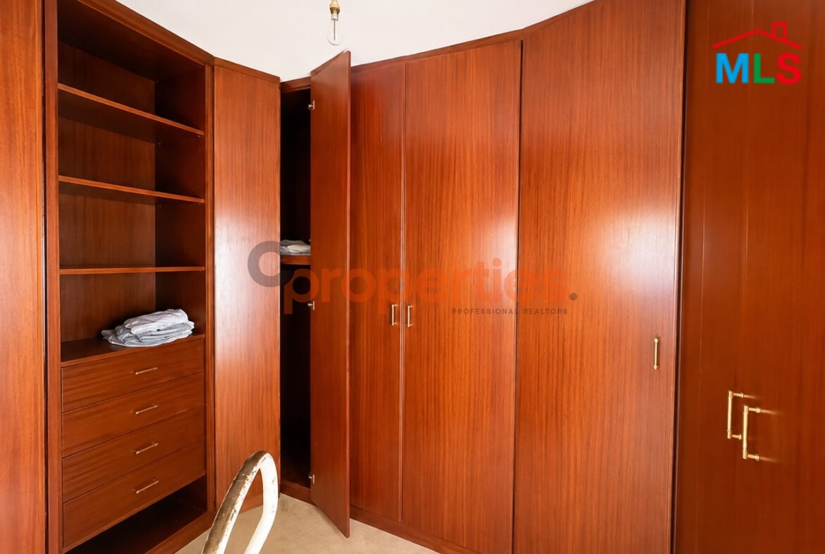 Apartment For Sale in Hazmieh – شقة للبيع في الحازمية – CPCH55