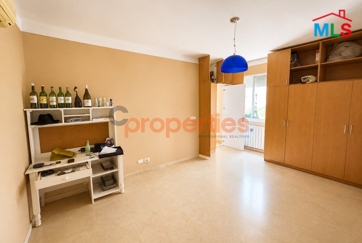 Apartment For Rent in Hazmieh – شقة للإيجار في الحازمية – CPCH56