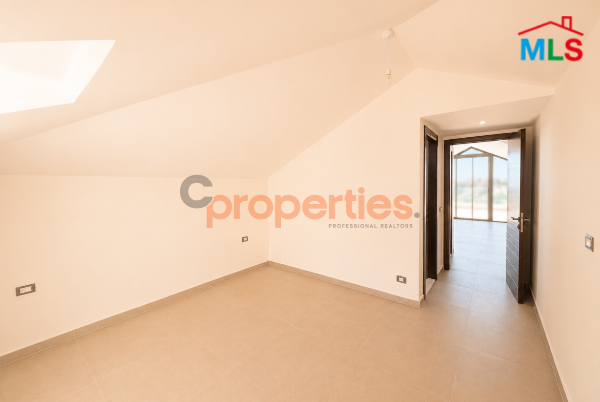 Triplex for sale in Hazmieh CPMK223 شقة “تريبلكس” للبيع في الحازمية