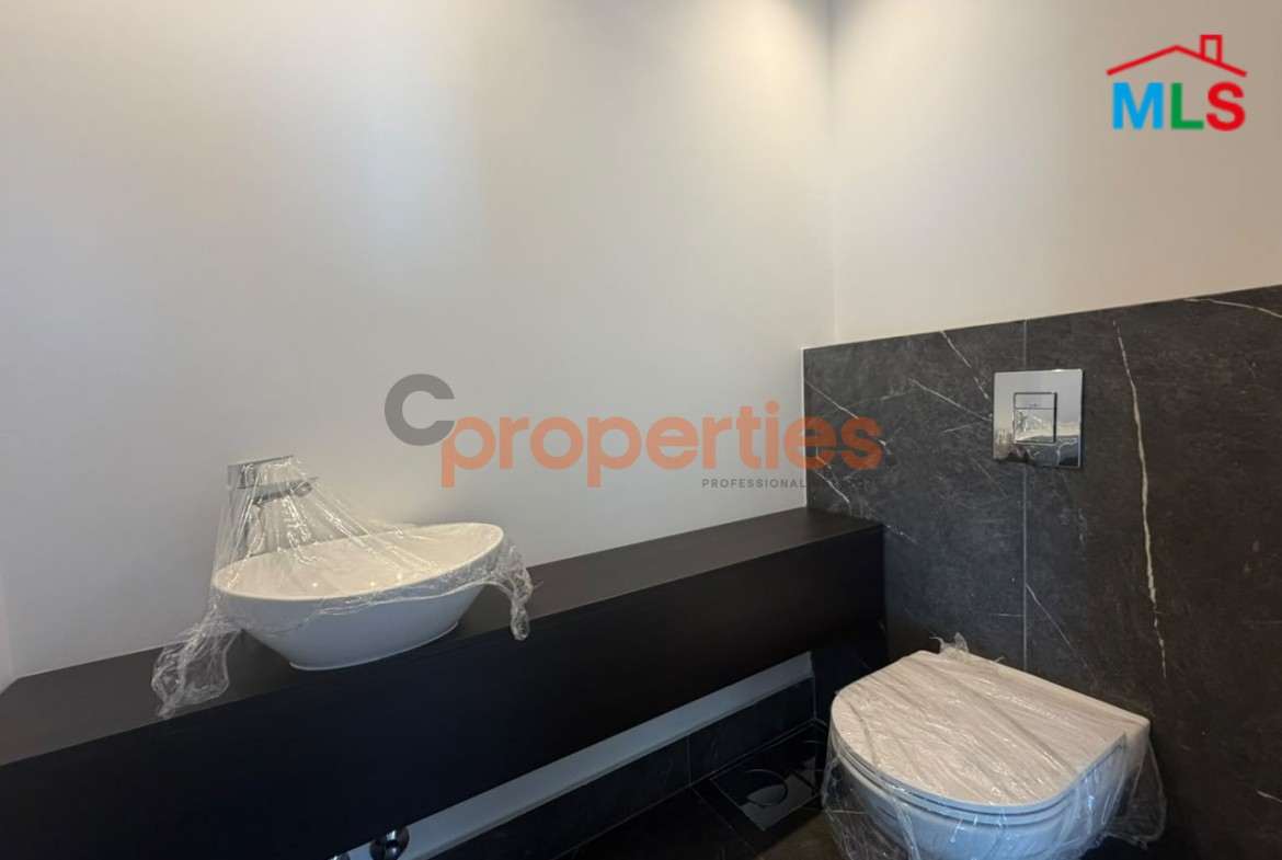 Triplex for sale in Hazmieh CPMK223 شقة “تريبلكس” للبيع في الحازمية