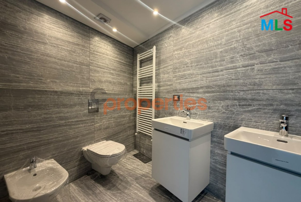 Triplex for sale in Hazmieh CPMK223 شقة “تريبلكس” للبيع في الحازمية