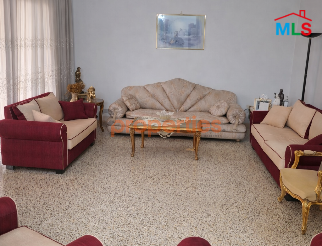 Apartment For Sale in Achrafieh – CPBEC27