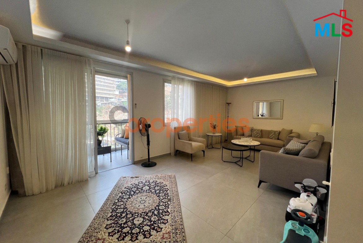 Apartment For Sale in Hazmieh شقة للبيع في الحازمية CPMK134