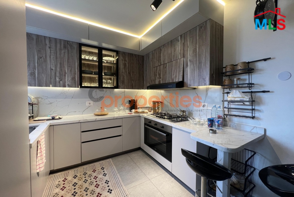 Apartment For Sale in Hazmieh شقة للبيع في الحازمية CPMK134