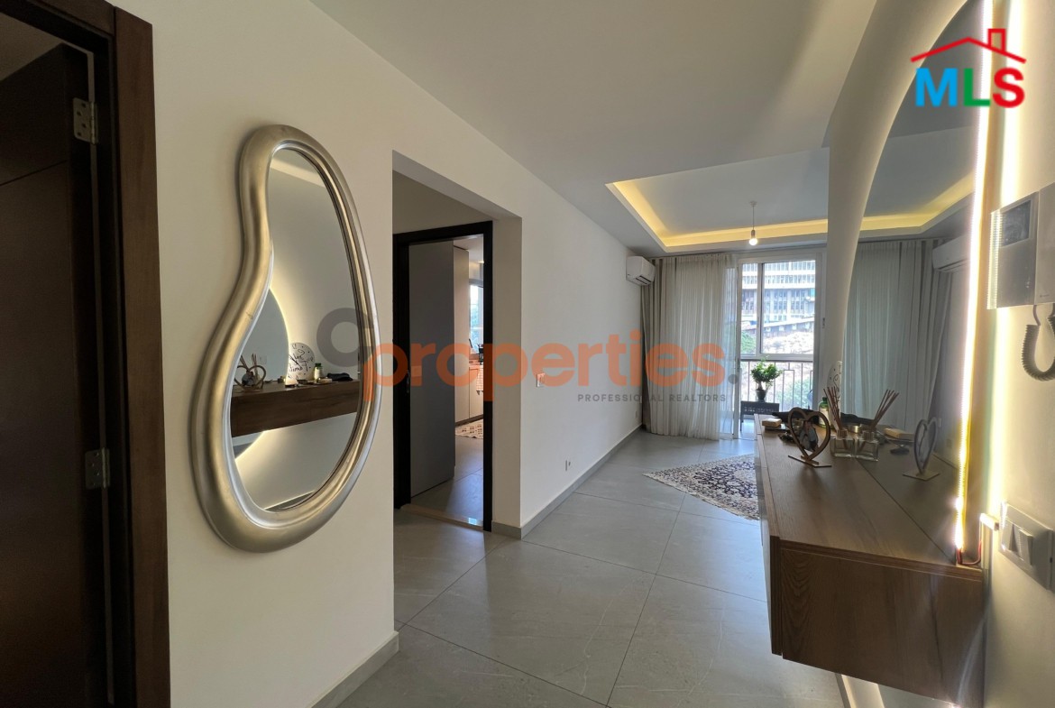Apartment For Sale in Hazmieh شقة للبيع في الحازمية CPMK134
