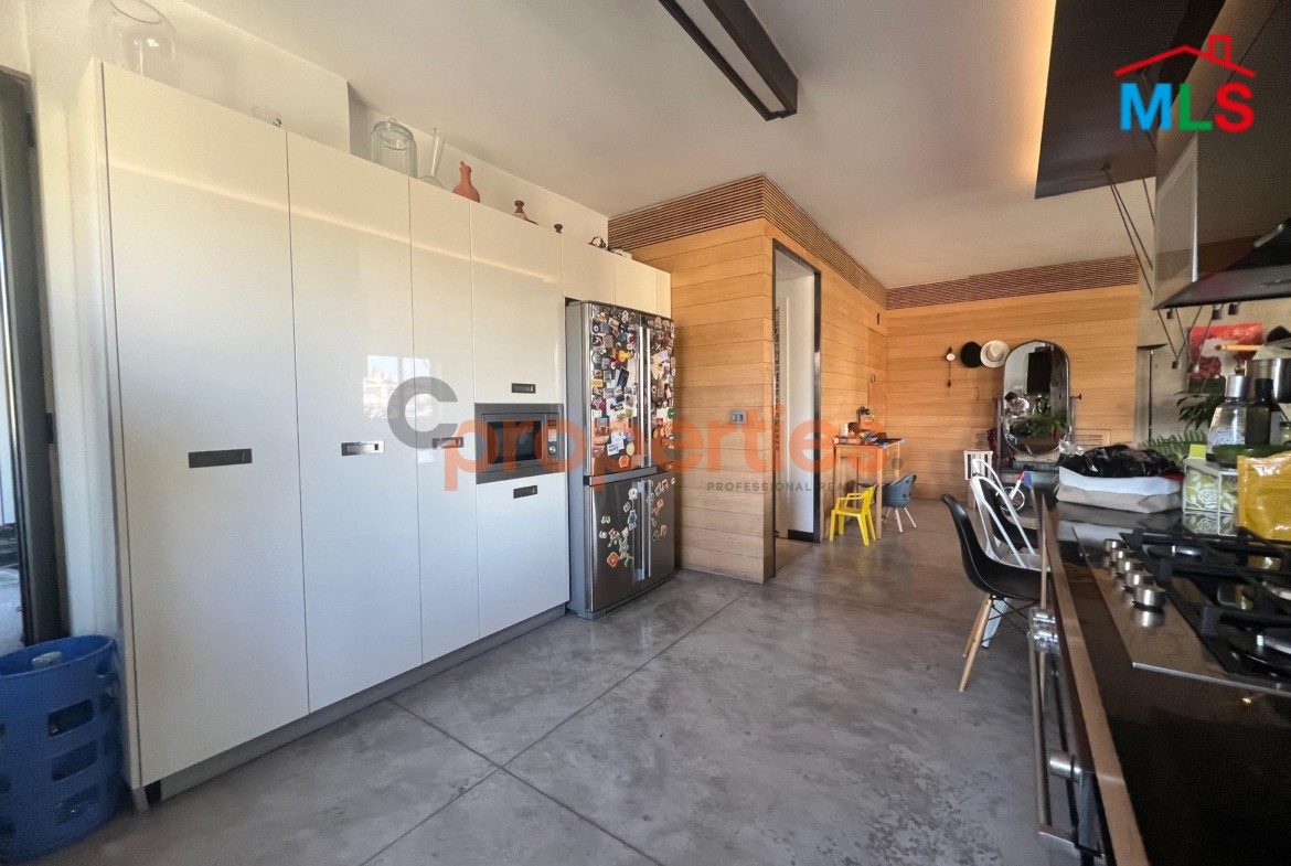Apartment for sale in New Mar Takla شقة للبيع في مار تقلا CPMK106