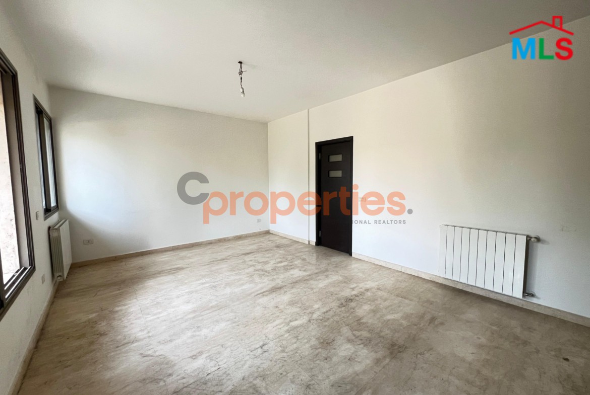 Apartment For Sale in Hazmieh شقة للبيع في الحازمية CPMK135