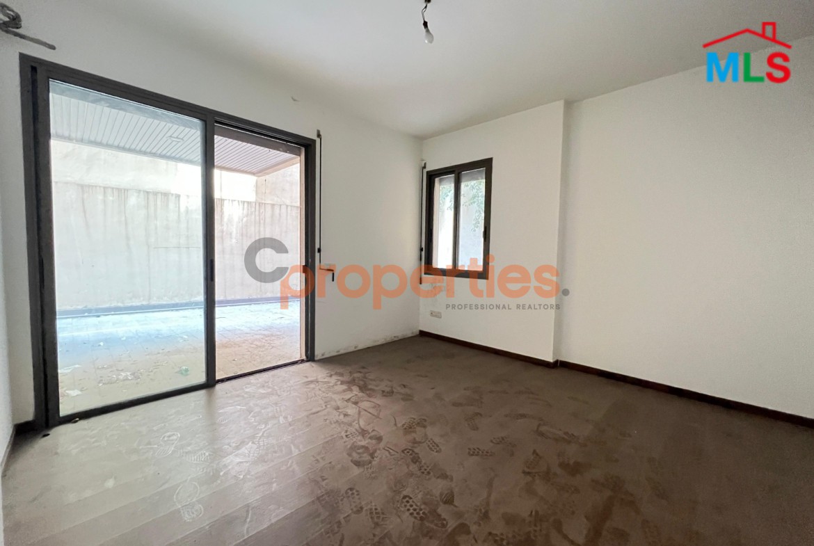 Apartment For Sale in Hazmieh شقة للبيع في الحازمية CPMK135