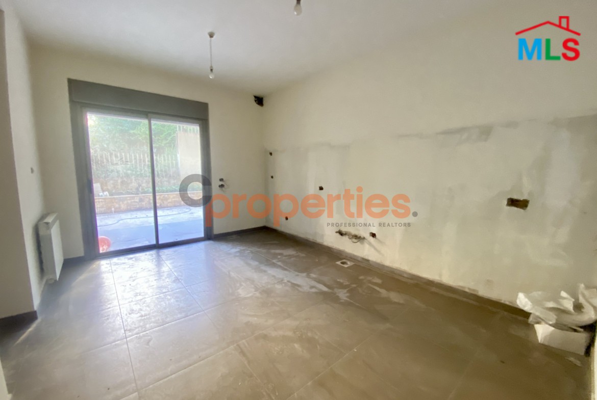 Apartment for Sale in Yarze شقة للبيع في اليرزة CPFY305