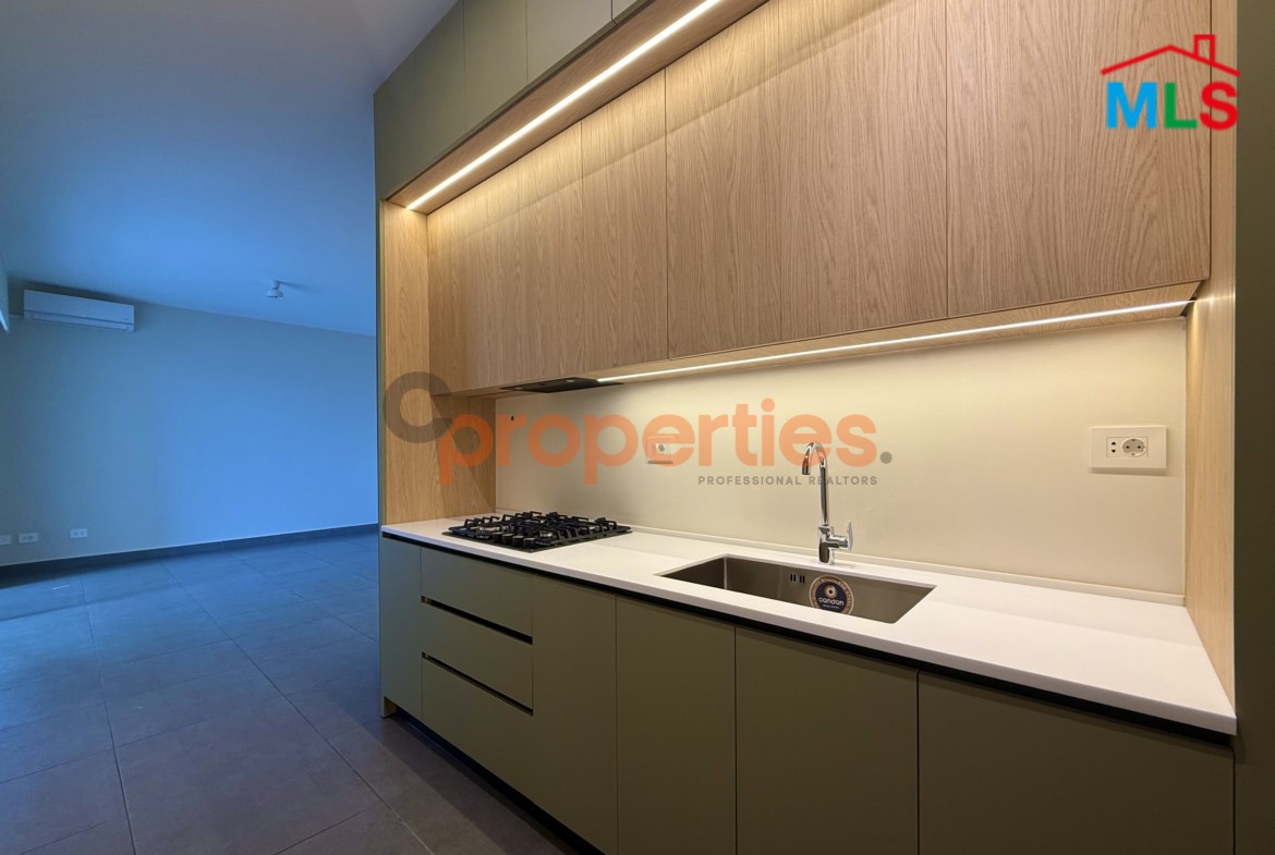 Chalet For Sale In Jounieh ШґШ§Щ„ЩЉШ© Щ„Щ„ШЁЩЉШ№ ЩЃЩЉ Ш¬Щ€Щ†ЩЉШ© CPKRS03