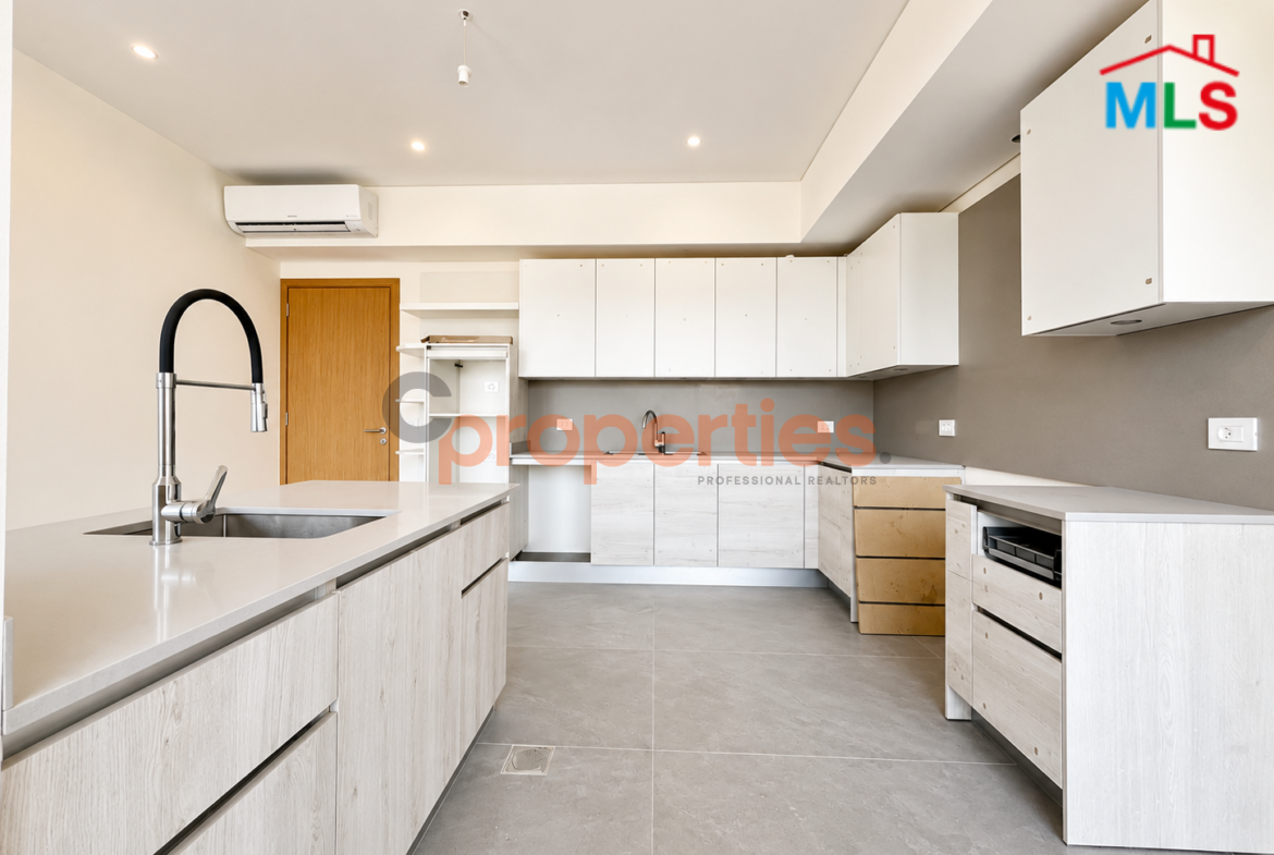 Apartment for sale in Ain Mraisse شقة للبيع في عين المريسة CPBMKH54