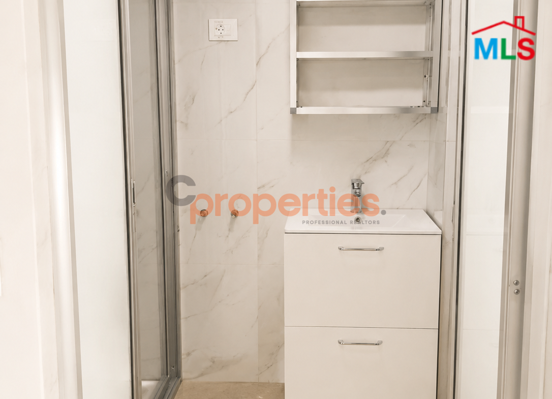 Office For Sale in Verdun CPBHN10 – مكتب فخم للبيع في فردان