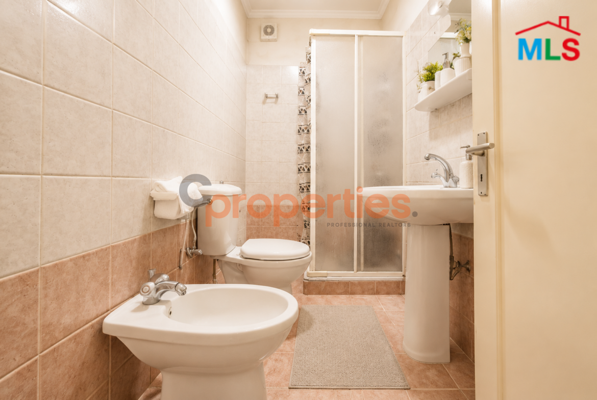Apartment For Sale in Mar Elias CPBHN07 – شقة فخمة للبيع في مار الياس