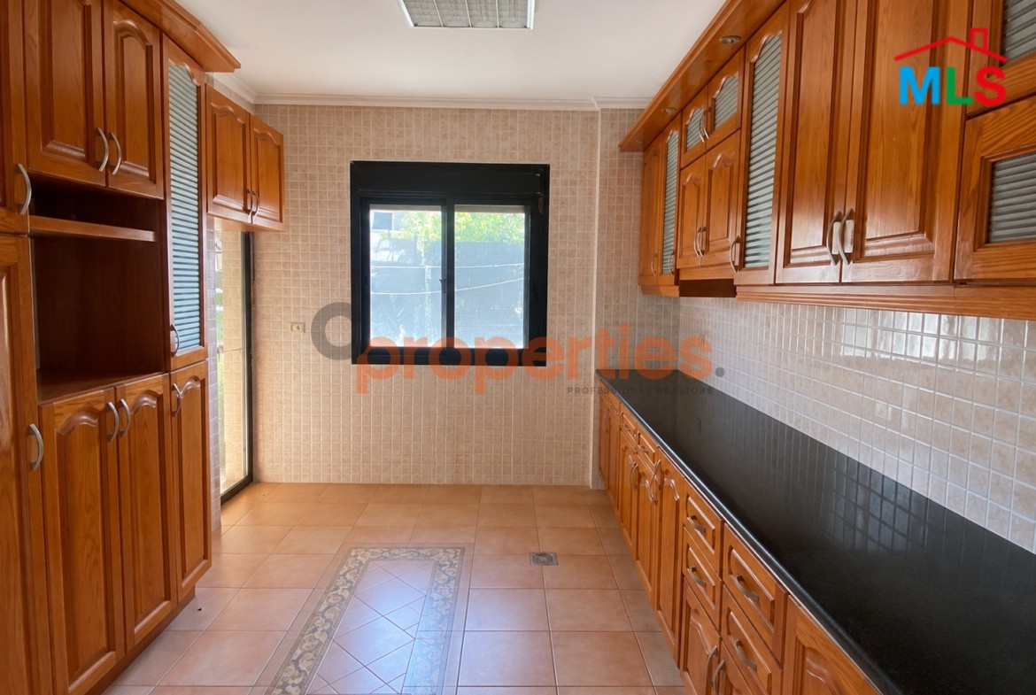 Apartment For Sale In Mansourieh -CPHJ36- شقة للبيع في المنصورية