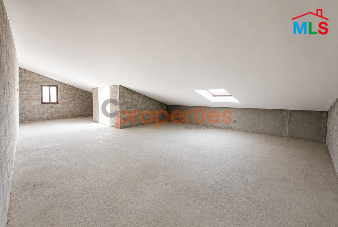 Apartment and Roof For Sale in Jeddayel CPES301
