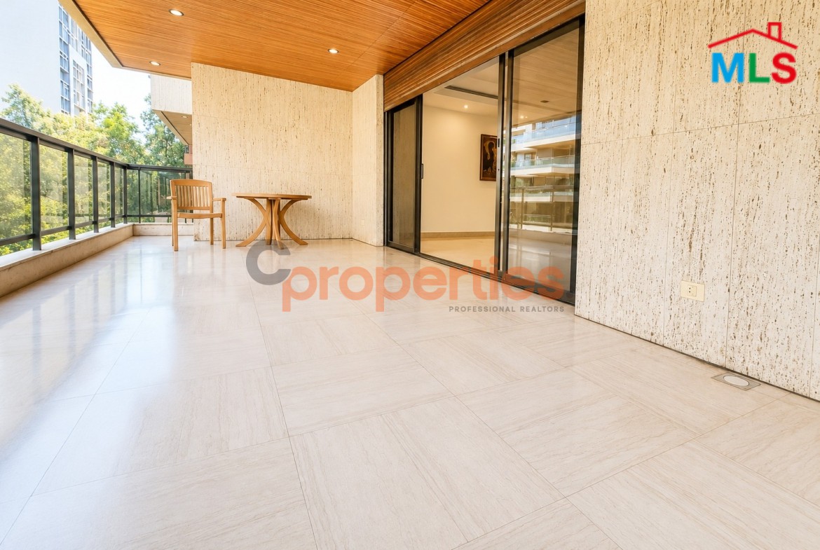 Apartment For Sale In Achrafieh – CPBMH27